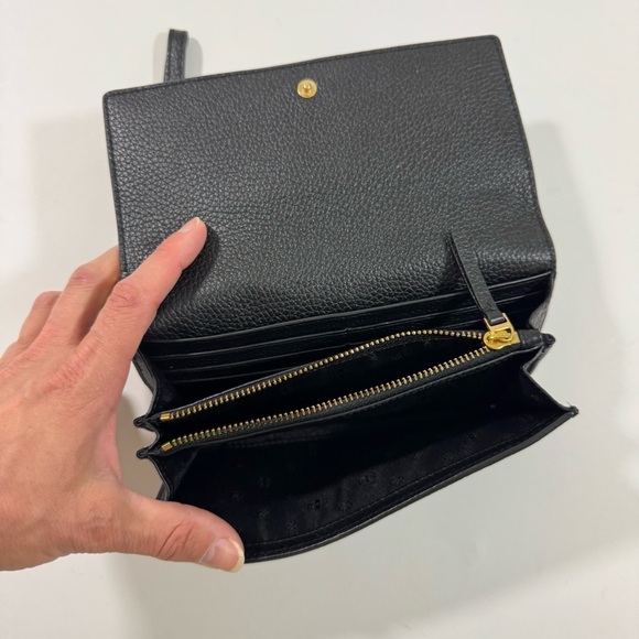 Tory Burch Britten Envelope Wallet Black Pebbled Leather - Picture 11 of 13